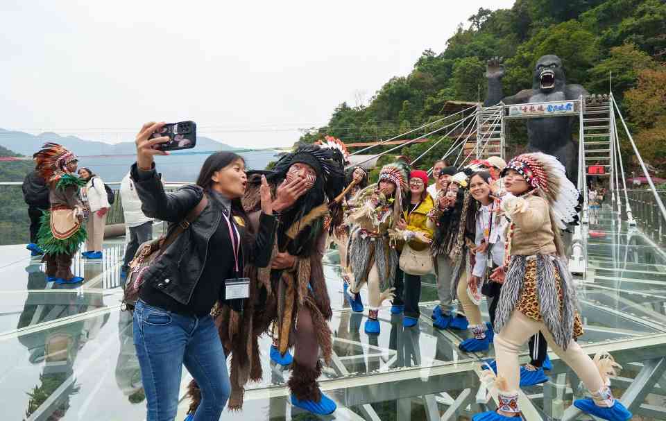 元旦假期旅游收入近百亿 “粤享暖冬 乐游广东”成效初显(图2) 元旦假期旅游收入近百亿 “粤享暖冬 乐游广东”成效初显(图2)