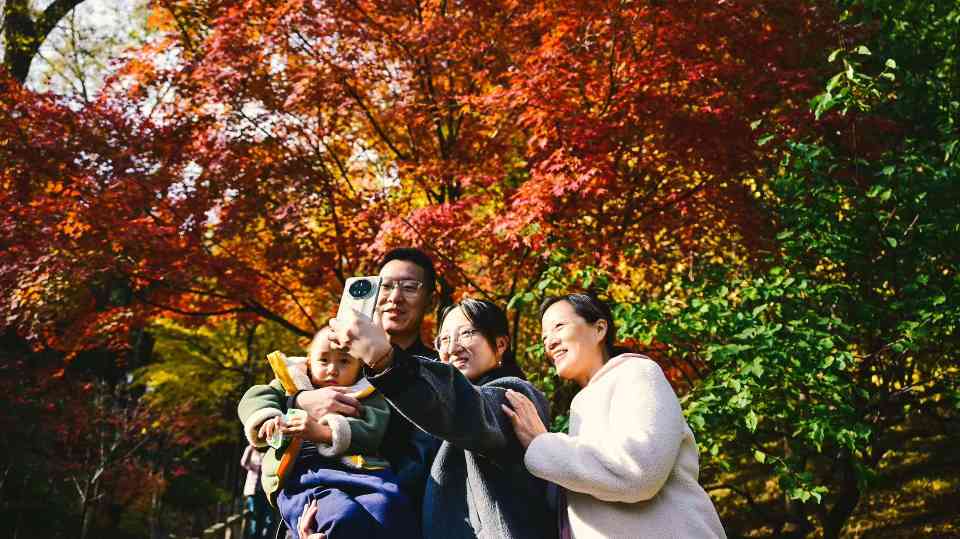 香山红叶节落幕 京城秋色引85万游客 - 耀途希冀旅游网