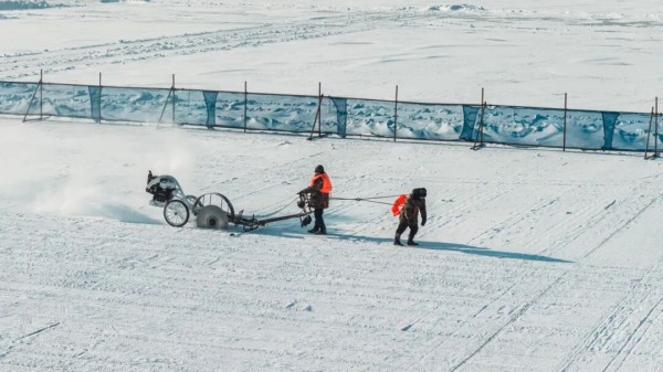 哈尔滨冰雪大世界存冰开采 为2027冰雪季蓄力(图2) 哈尔滨冰雪大世界存冰开采 为2027冰雪季蓄力(图2)