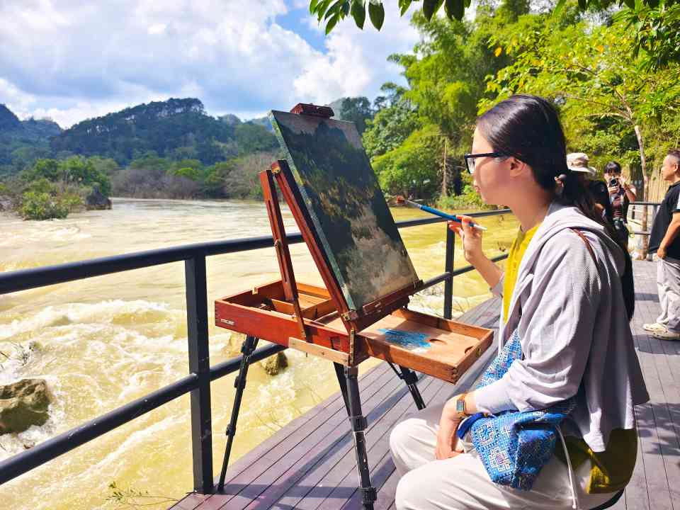 广西喀斯特景区蓝洞咖啡:自然与场景交融的网红打卡地(图1) 广西喀斯特景区蓝洞咖啡:自然与场景交融的网红打卡地(图1)