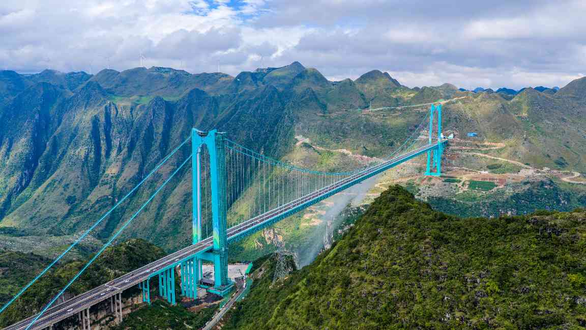 云端625米高空咖啡馆,工程美学与地域风味融合(图2) 云端625米高空咖啡馆,工程美学与地域风味融合(图2)