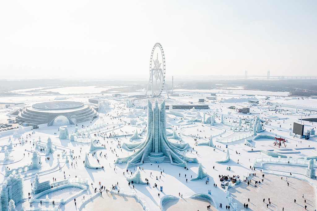 元旦假期短途游升温 冰雪旅游搅热跨年市场(图1) 元旦假期短途游升温 冰雪旅游搅热跨年市场(图1)