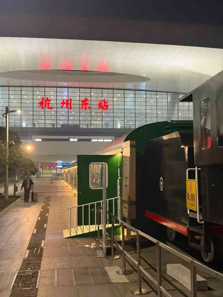这个火车站用绿皮车提供免费住宿,还设有女性专用车厢!(图5) 这个火车站用绿皮车提供免费住宿,还设有女性专用车厢!(图5)