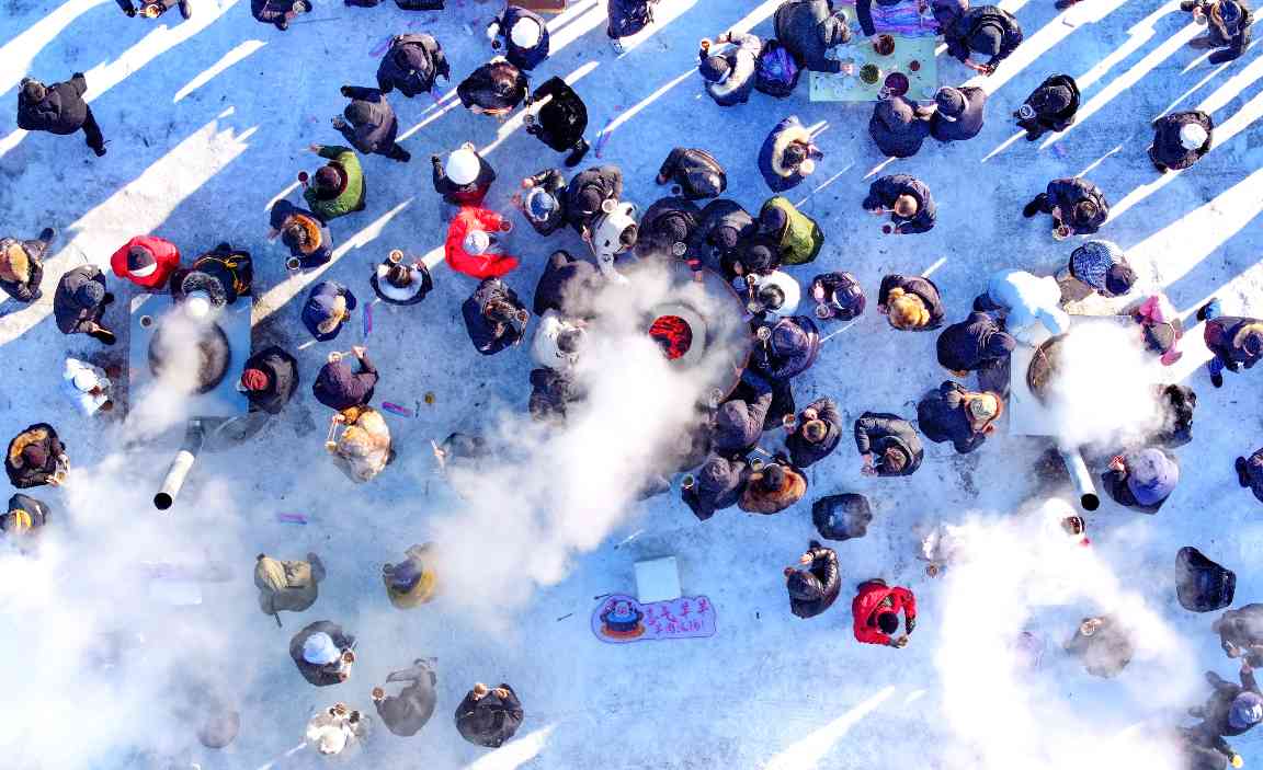 内蒙古黑山头口岸景区:丰富冰雪产品供给 释放冰雪经济动能(图4) 内蒙古黑山头口岸景区:丰富冰雪产品供给 释放冰雪经济动能(图4)