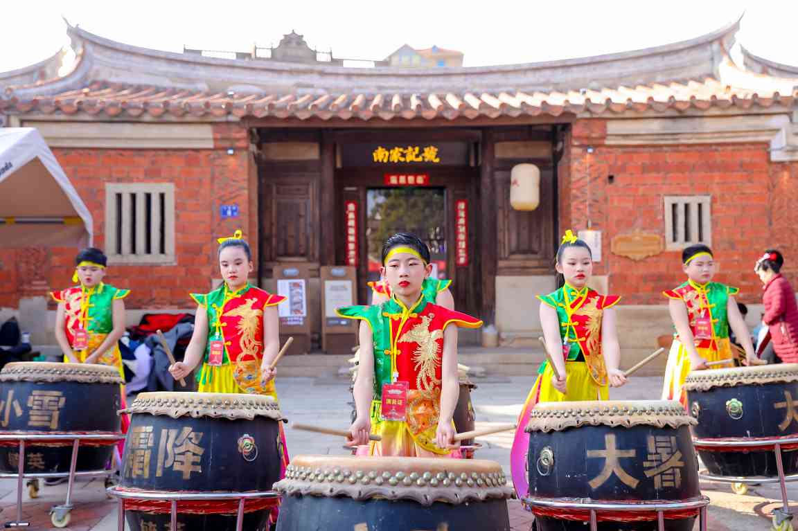 全国四季村晚春季主场活动在福建晋江成功举办(图3) 全国四季村晚春季主场活动在福建晋江成功举办(图3)