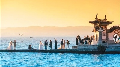婚庆旅游热潮兴起，年轻人定制浪漫出行新玩法 - 耀途希冀旅游网